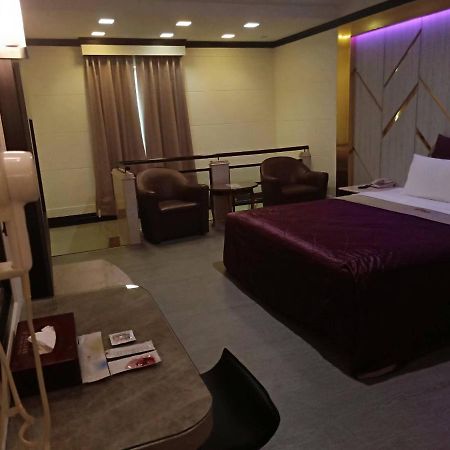 Xin Yuan Motel 타이중 외부 사진