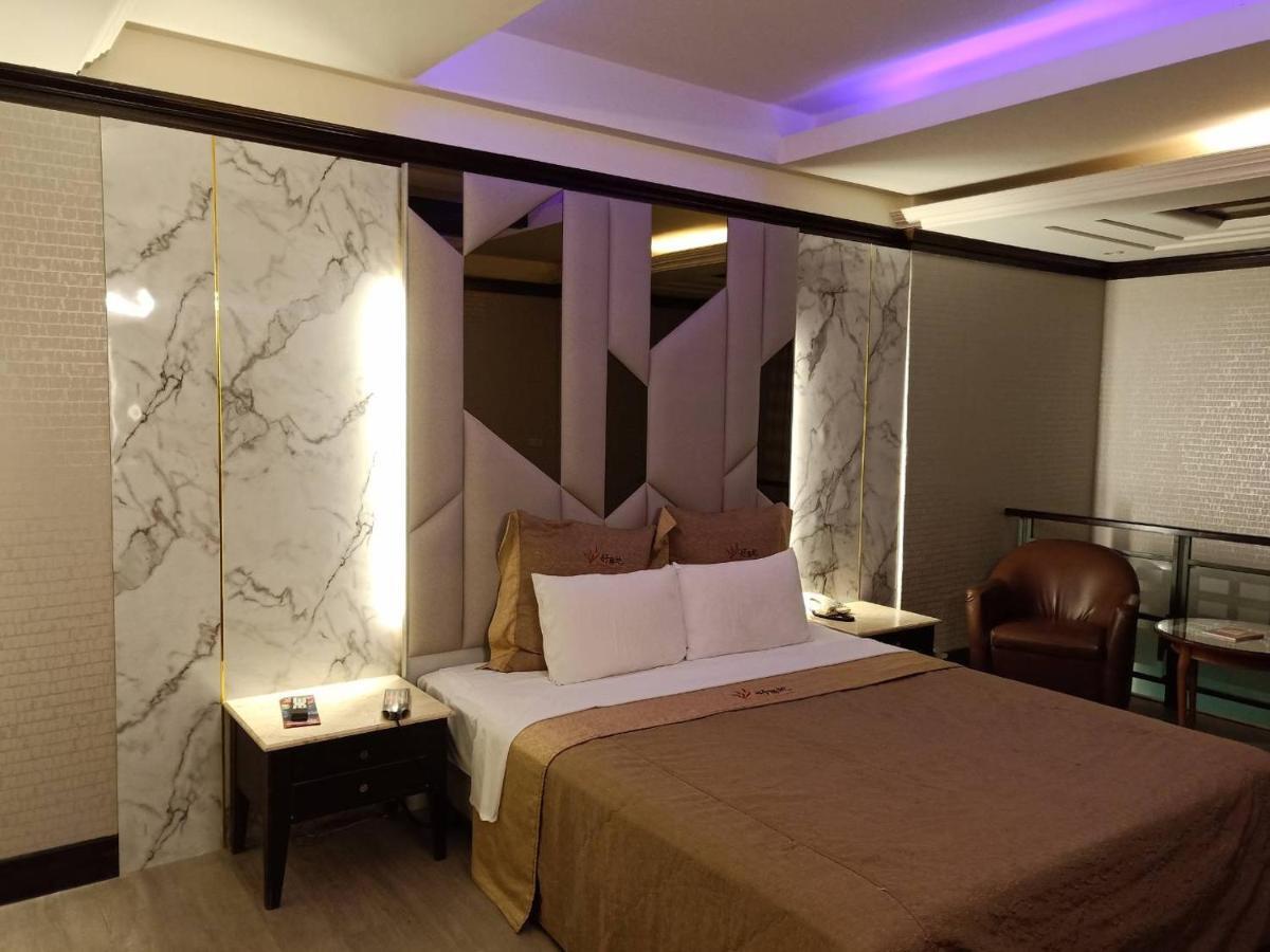 Xin Yuan Motel 타이중 외부 사진