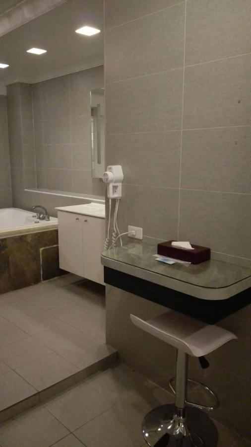 Xin Yuan Motel 타이중 외부 사진