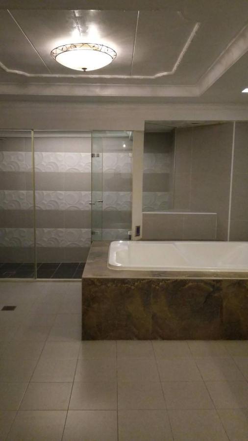 Xin Yuan Motel 타이중 외부 사진